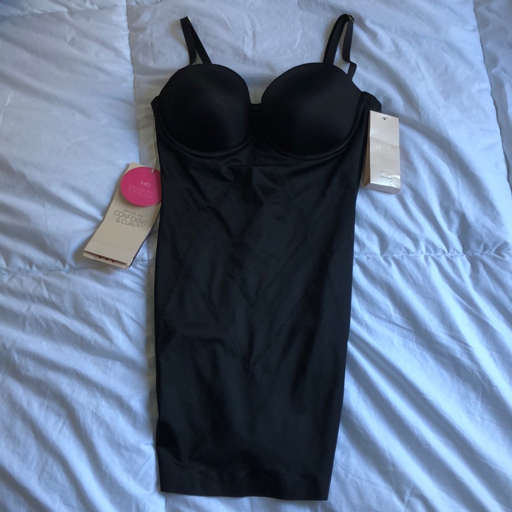 Cupped shaped slip